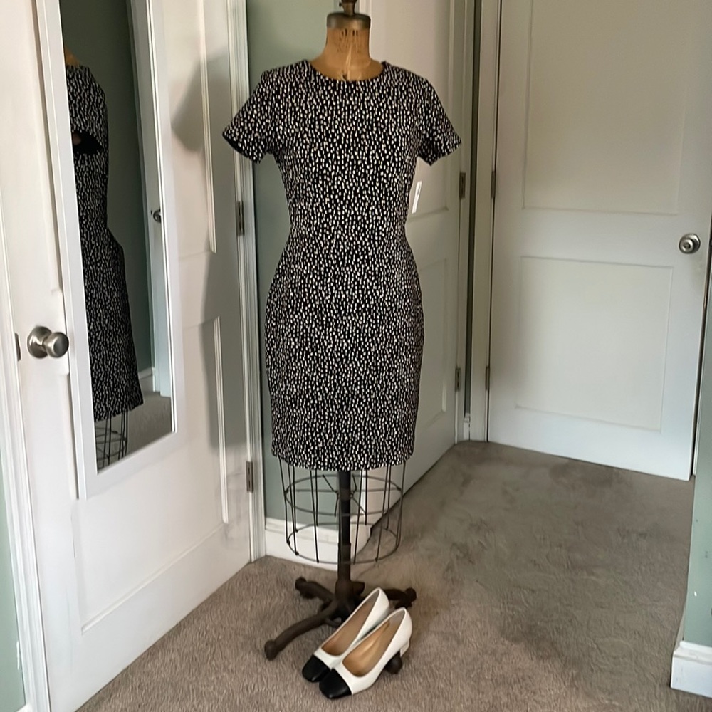 New with tags Old Navy Classic Black/Cream Dress M